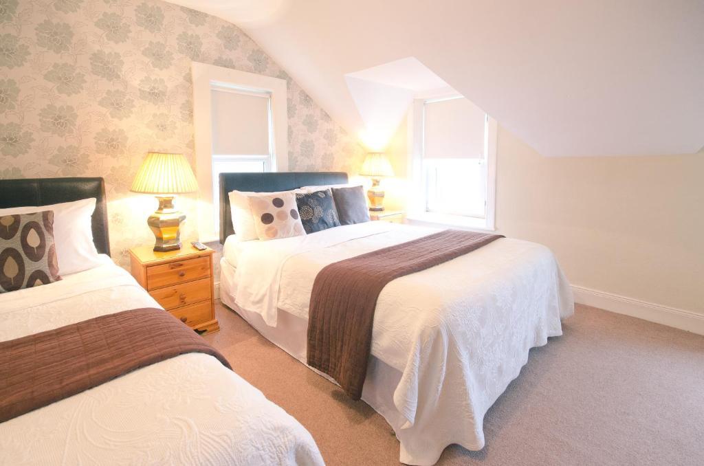 Ennislare House Guest *